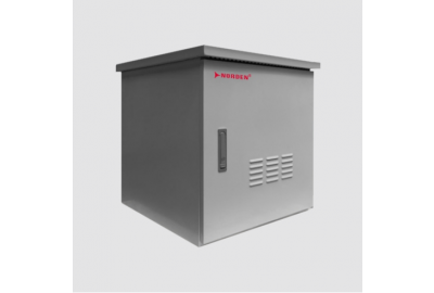 Tủ Gắn Trụ Inox IP65 Có Điều Hòa – Giải Pháp Tối Ưu Bảo Vệ Thiết Bị Ngoài Trời